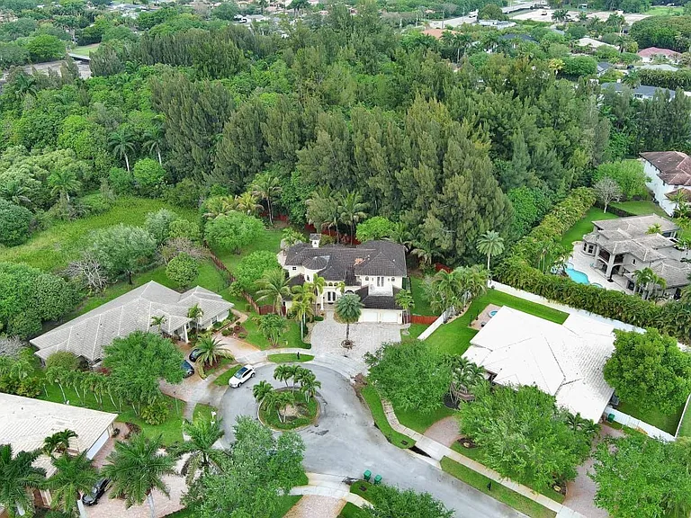 6301 SW 58th Ct — Photo 9