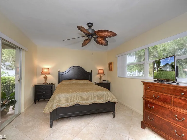 5652 Eichen Cir E — Photo 6