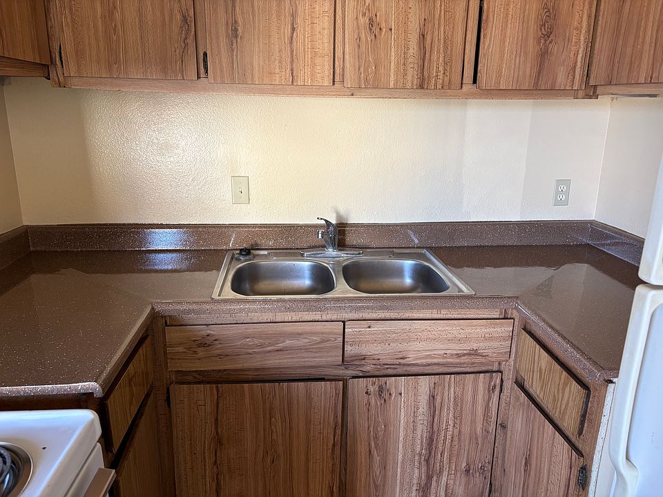 1st image of 1912 Allen Ln APT 4