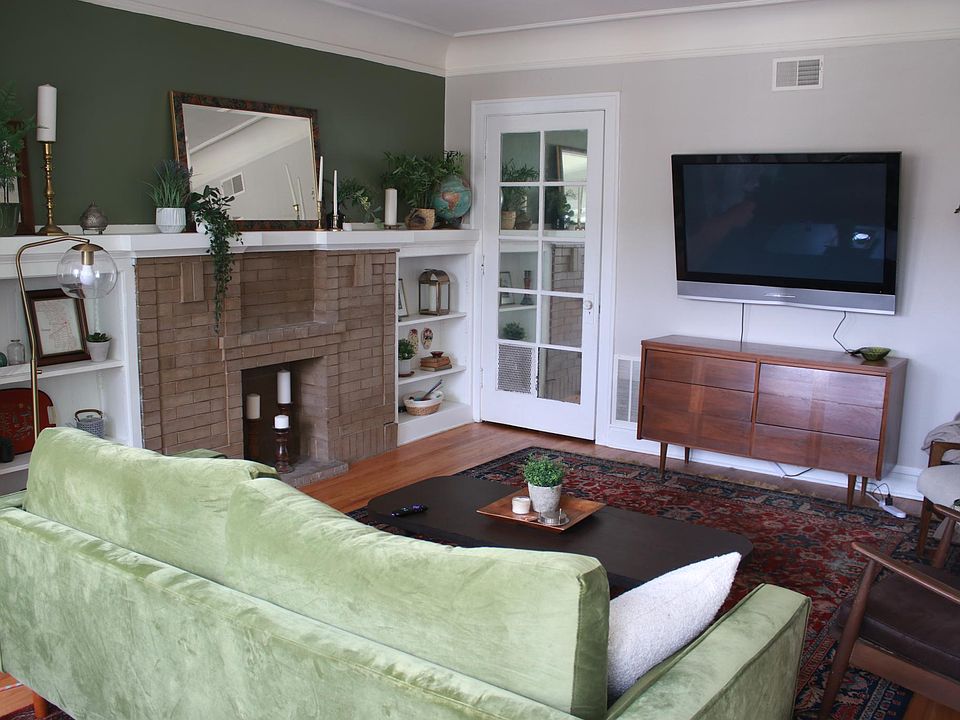 1st image of 3723 W Eastwood Ave #2