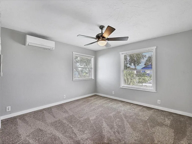 4212 3rd Ave NE — Photo 41
