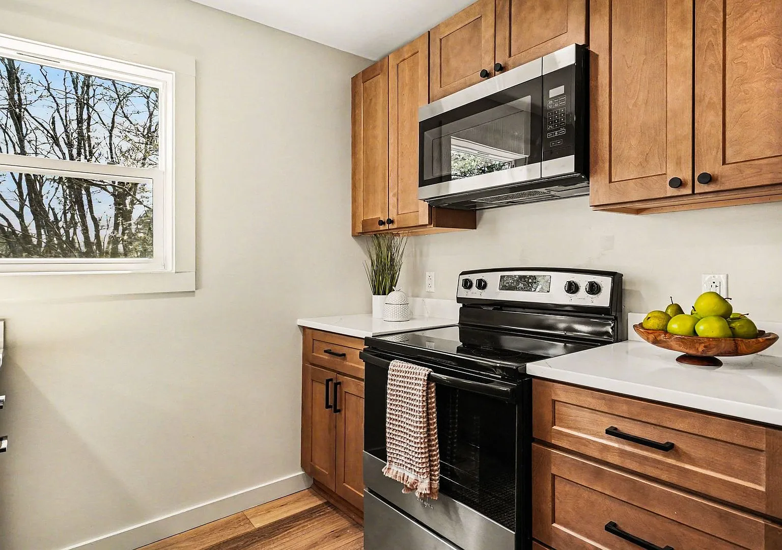 1500-1502 Bryan Street — Photo 4
