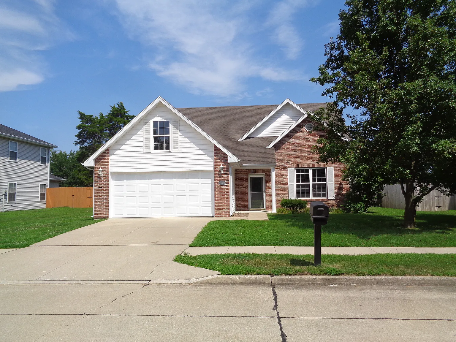 3 bed, 2.5 bath, 1686 sqft, $1,995 — Photo 1