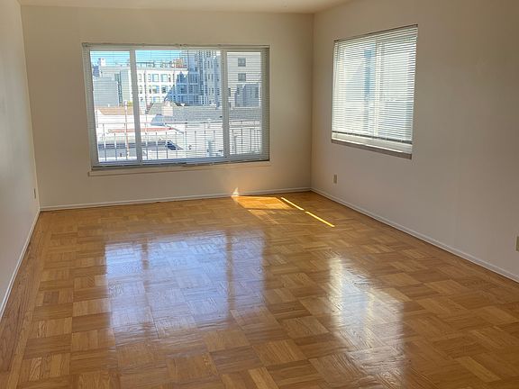 4th image of 993 Cayuga Ave APT 8