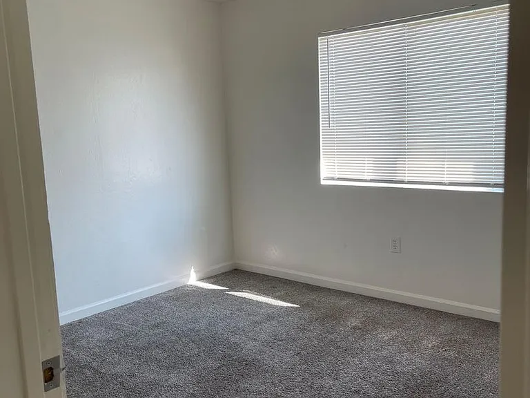 1426 Lake St — Photo 6