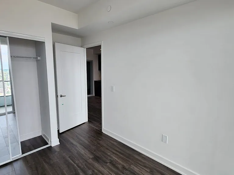 70 Princess St #2606-E — Photo 4