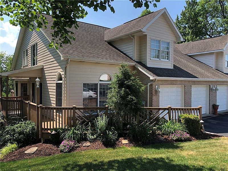 1st image of 29 Lakeridge Dr