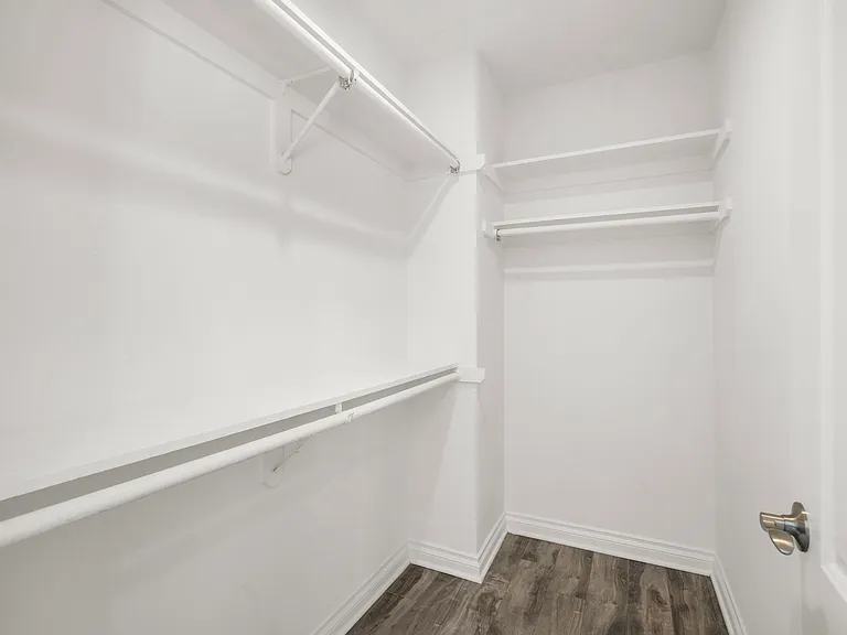 213 1/2 S Hoover St — Photo 11