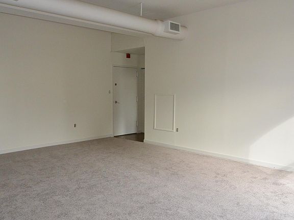 3rd image of 21 S Strawberry St APT 4C
