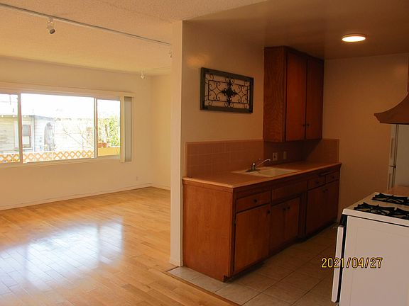 2nd image of 246 Bicknell Ave #4