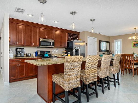 5th image of 13102 Squire Ct