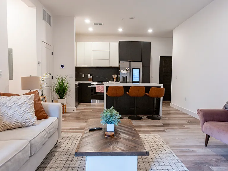Mckenzie | Living room