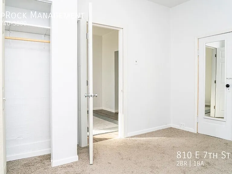810 E 7th St — Photo 5