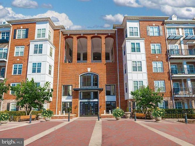 1st image of 501 Hungerford Dr APT 341