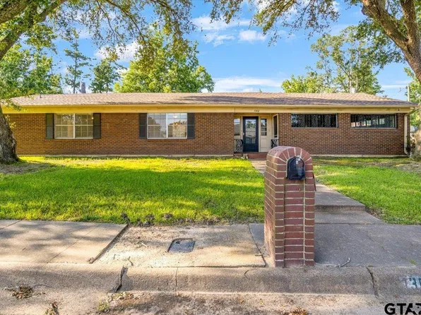 1302 Slaydon St, Henderson, TX 75654