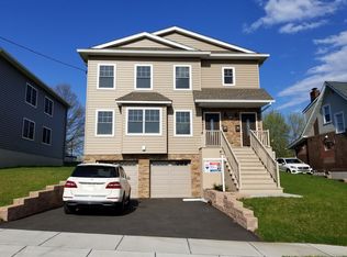 805 Charlotte Ter, Ridgefield, NJ 07657