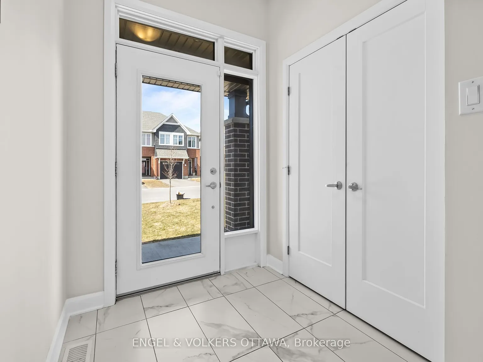4 bed, $3,150 — Photo 2
