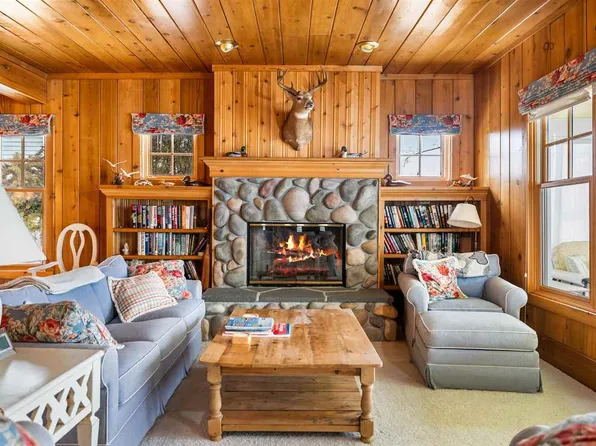 1327 S Shore Dr, Boyne City, MI 49712