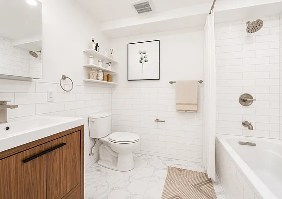 Bathroom, photo 2