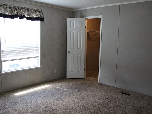 3rd image of 161 Hazeltine Ln