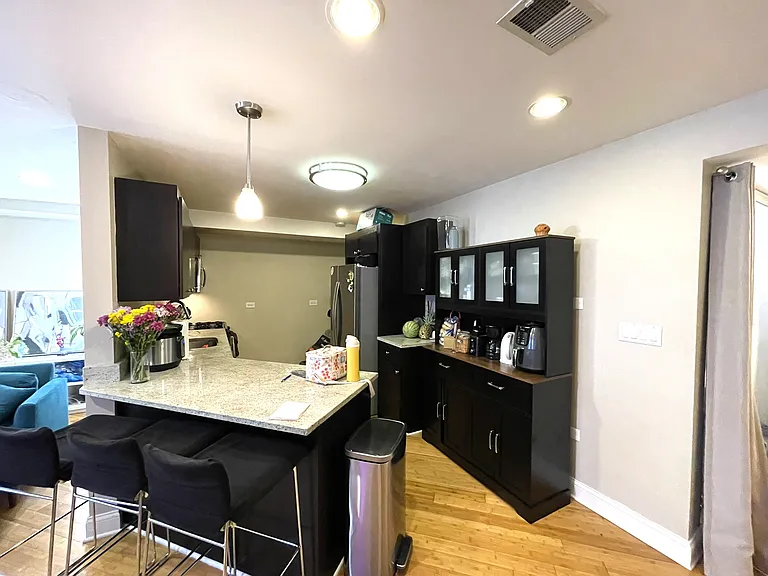 1522 W Superior St #1 — Photo 9