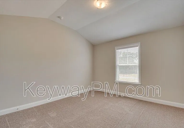 745 Bronze Way — Photo 9