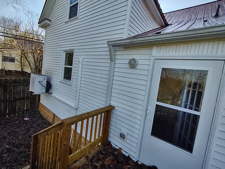 219 E High St — Photo 2
