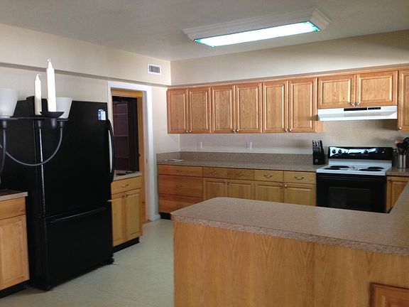 Kitchen & Dining