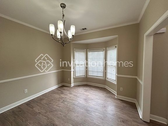 5th image of 4399 Beacon Hill Dr SW