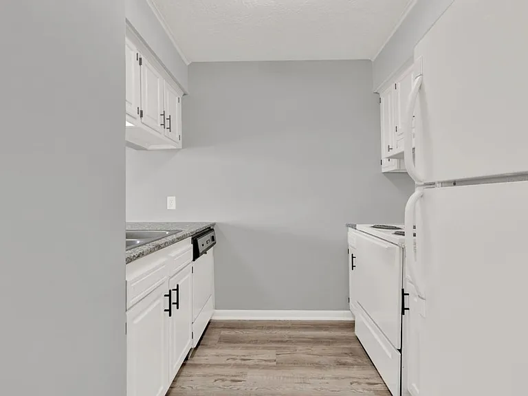 115 W Lagrange St — Photo 5