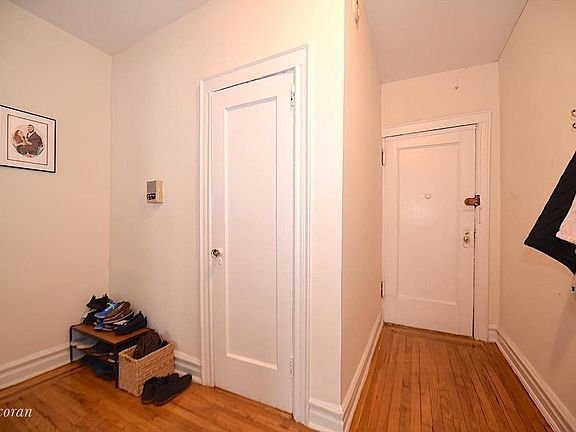 5th image of 3406 32nd St APT 3A