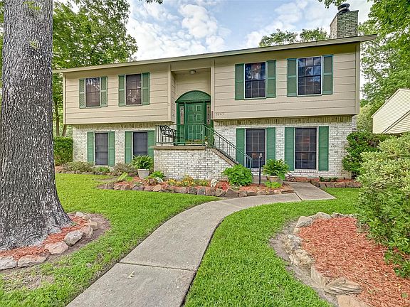 3rd image of 3203 Village Park Dr