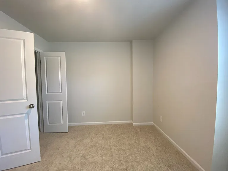 2227 Statesville Ave — Photo 32