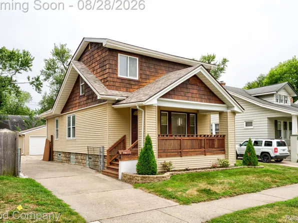 571 W Saratoga St, Ferndale, MI 48220