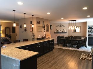 907 Snowbird Dr, Wrightwood, CA 92397