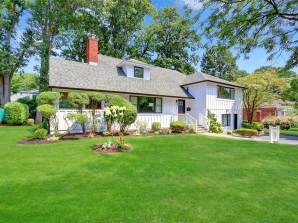 406 Latham Lane, East Williston, NY 11596