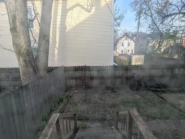 2430 Indianola Ave — Photo 19