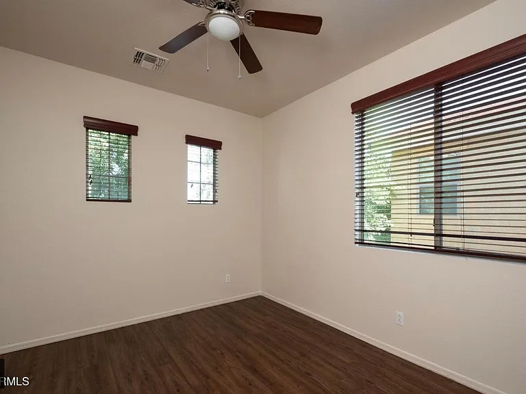 141 W Hackberry Dr — Photo 18