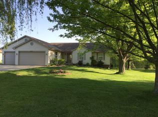 2220 W Thompson Rd, Fenton, MI 48430