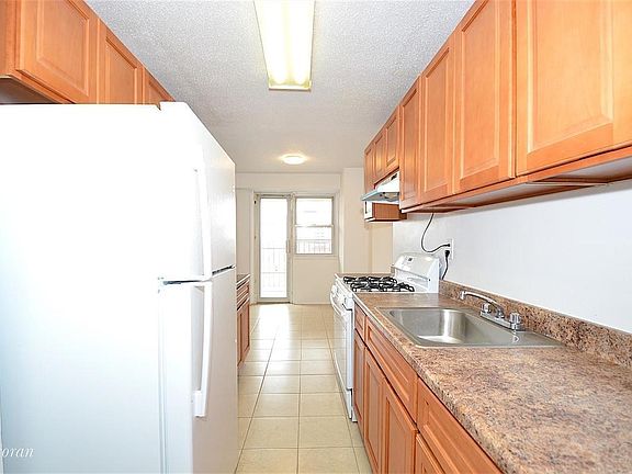 5th image of 4730 59th St #5C