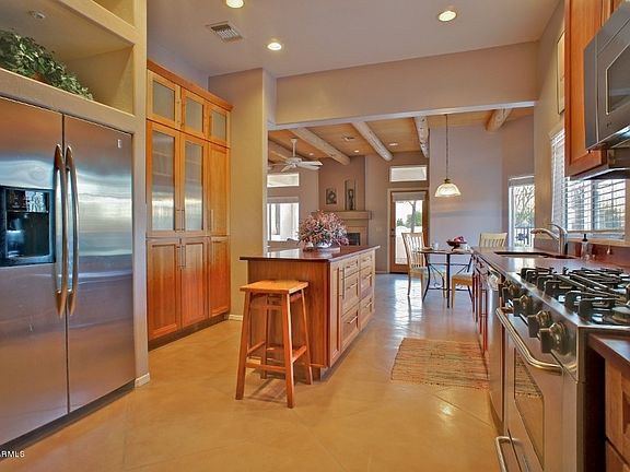 4th image of 371 E Hidden Quail Dr