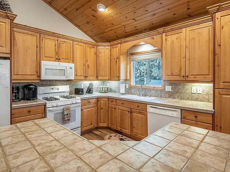 16873 Northwoods Blvd — Photo 15