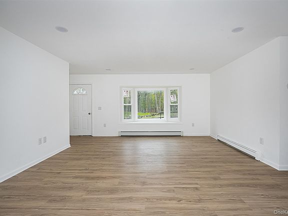 3rd image of 83 Weaver Road