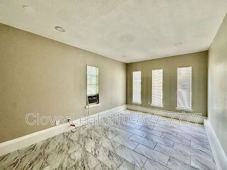 214 Basswood Dr — Photo 25