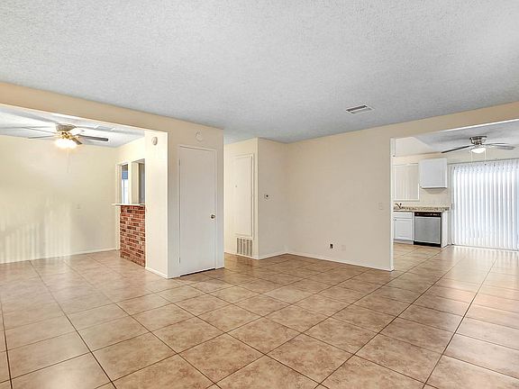 3rd image of 12800 Avenida Serena