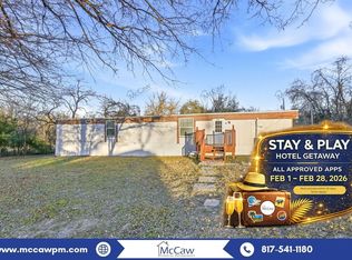 1307 Oakridge Rd, Azle, TX 76020