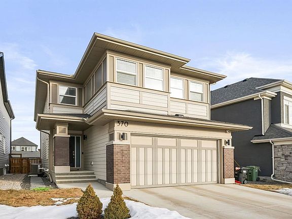 2nd image of 370 N Magnolia Heath SE