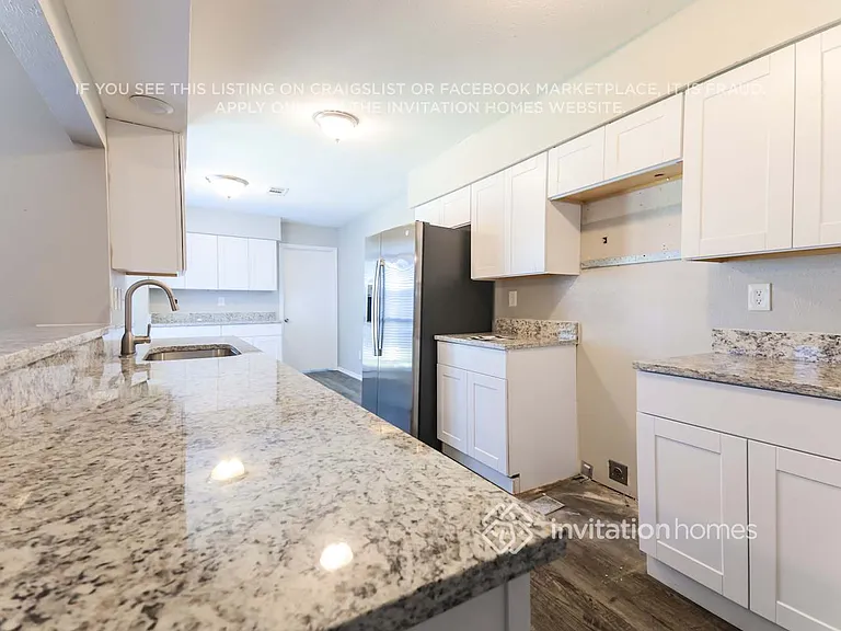 421 Kingsbridge Dr — Photo 9