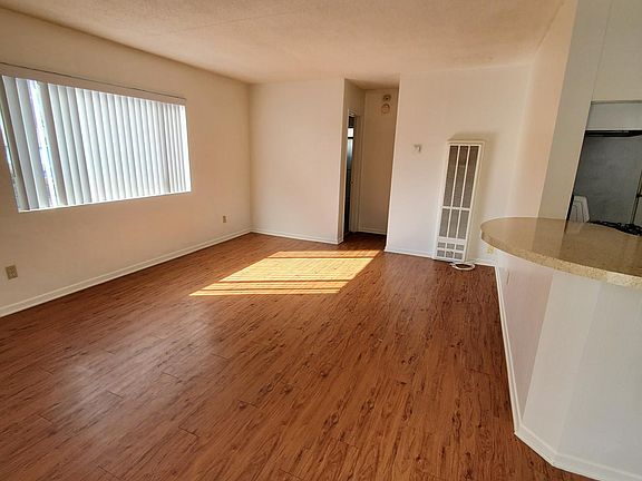 3rd image of 1844 Hornblend St #5
