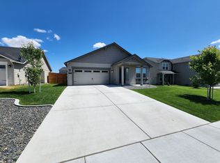 3801 Whimbrel Ln, Pasco, WA 99301